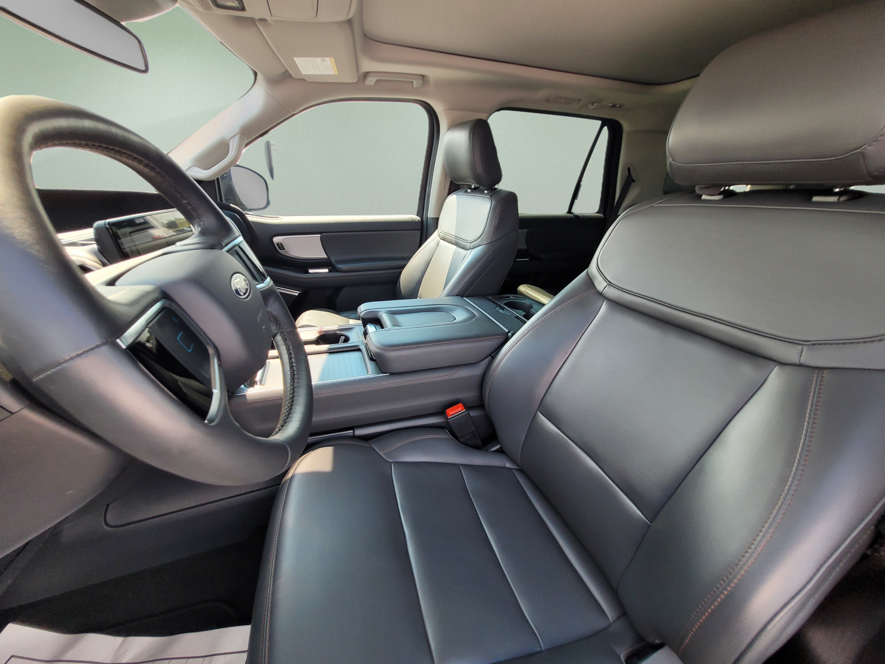 Certified 2025 Ford Expedition Active AWD/4WD image 51