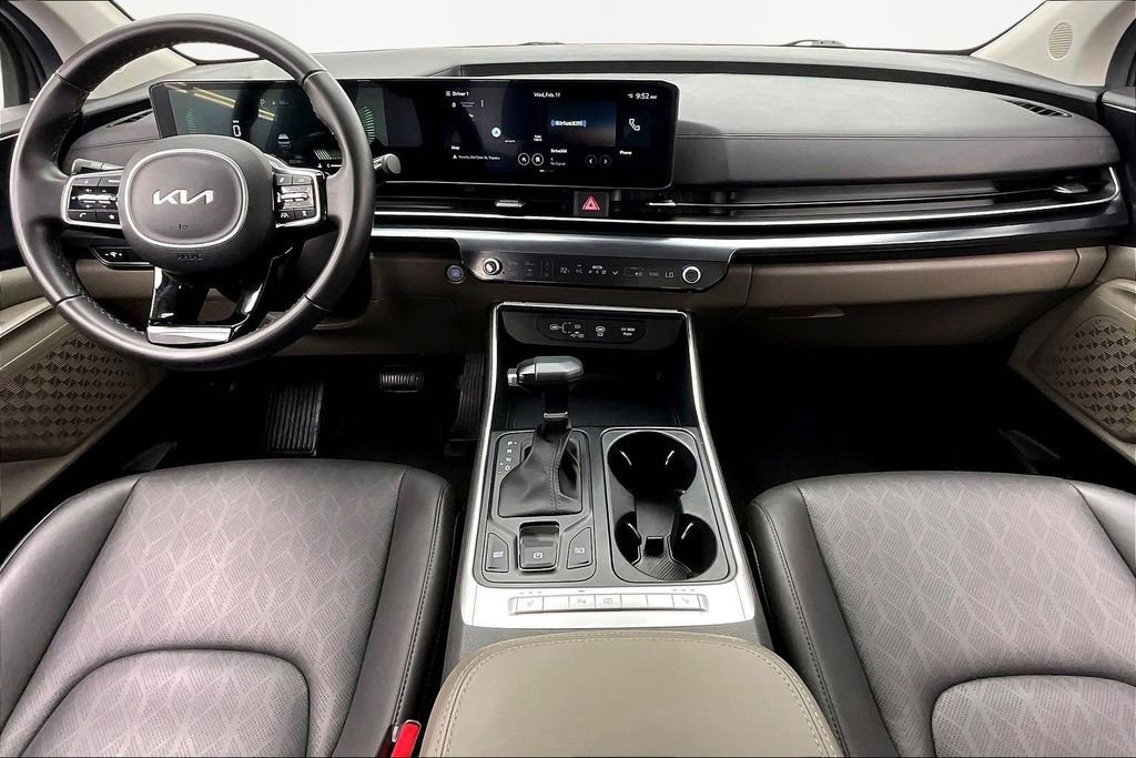 Used 2025 Kia Carnival LXS image 16