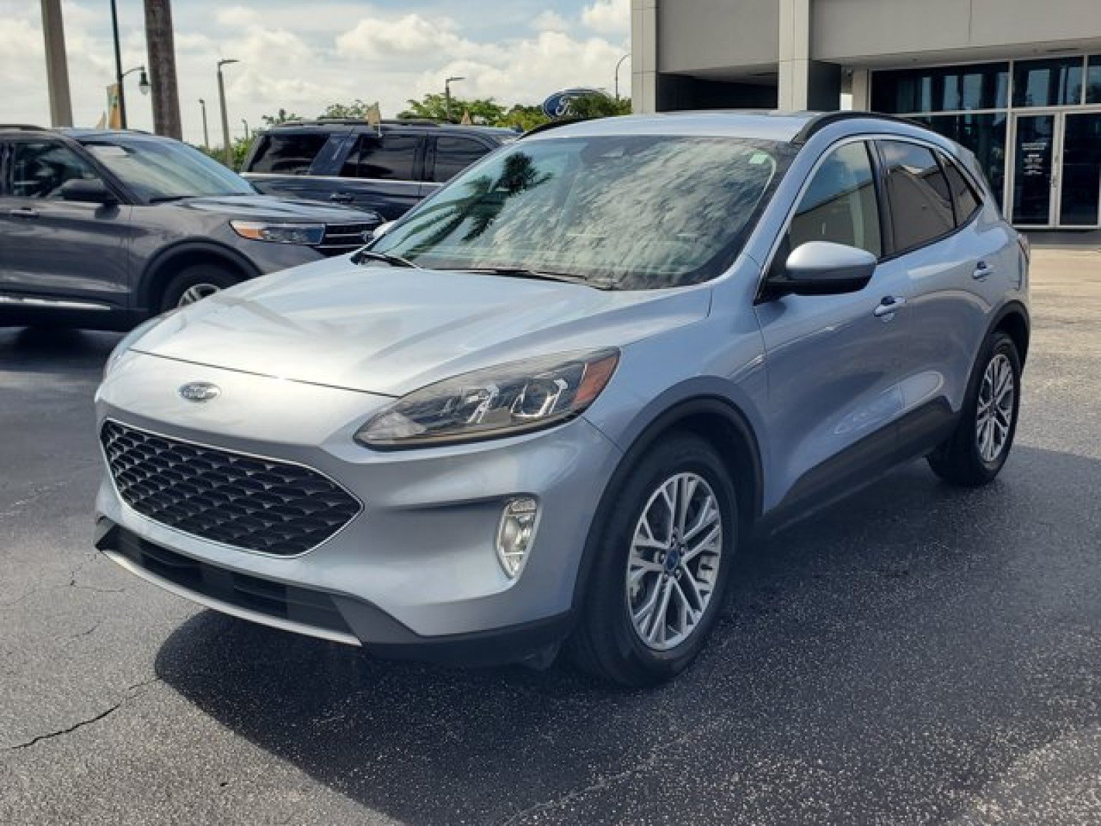 Certified 2022 Ford Escape SEL FWD image 3