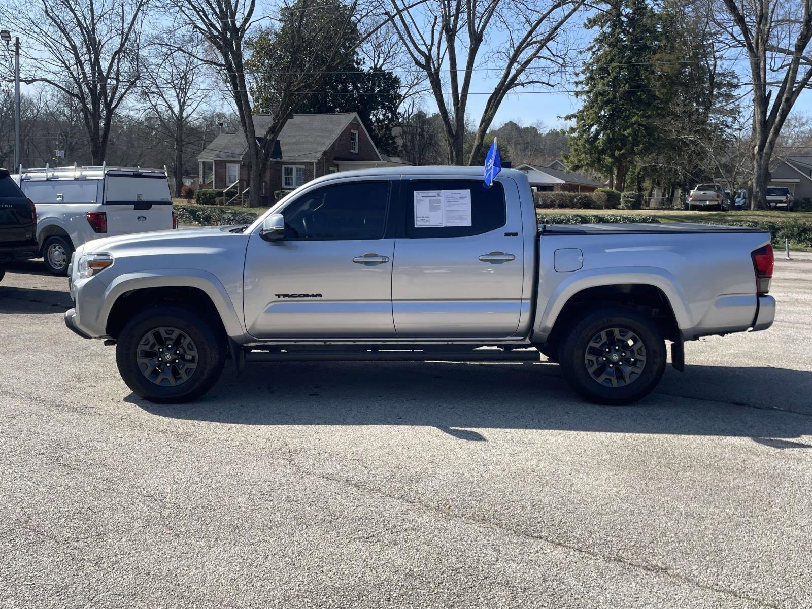 Used 2023 Toyota Tacoma SR5 w/ Technology Package image 2