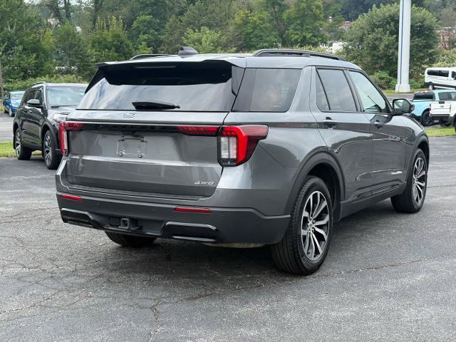 Certified 2026 Ford Explorer ST-Line AWD/4WD image 2