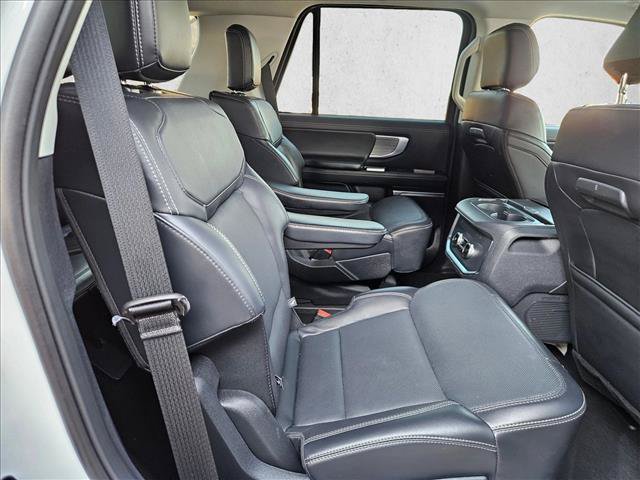 Certified 2025 Ford Expedition Platinum AWD/4WD image 15