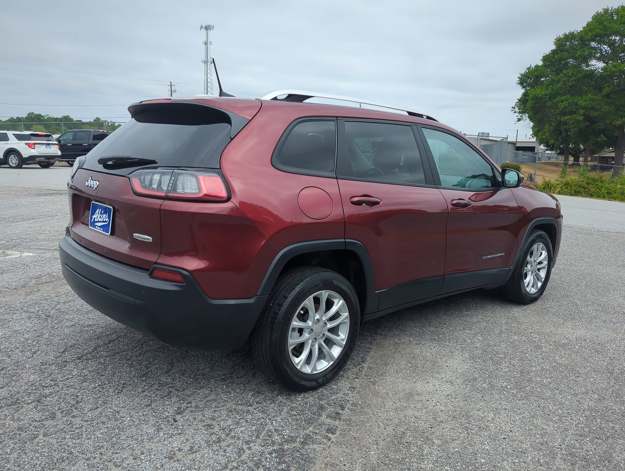Used 2020 Jeep Cherokee Latitude FWD image 4