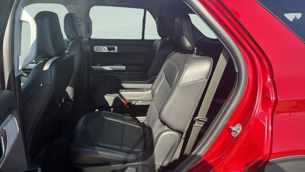 Certified 2024 Ford Explorer Limited w/ Limited Technology Package AWD/4WD image 40