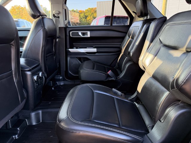 Certified 2022 Ford Explorer XLT w/ Equipment Group 202A AWD/4WD image 21