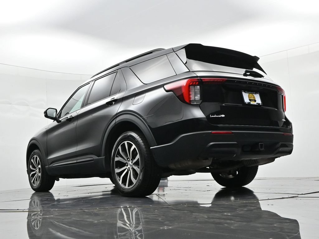 Certified 2025 Ford Explorer ST-Line AWD/4WD image 21