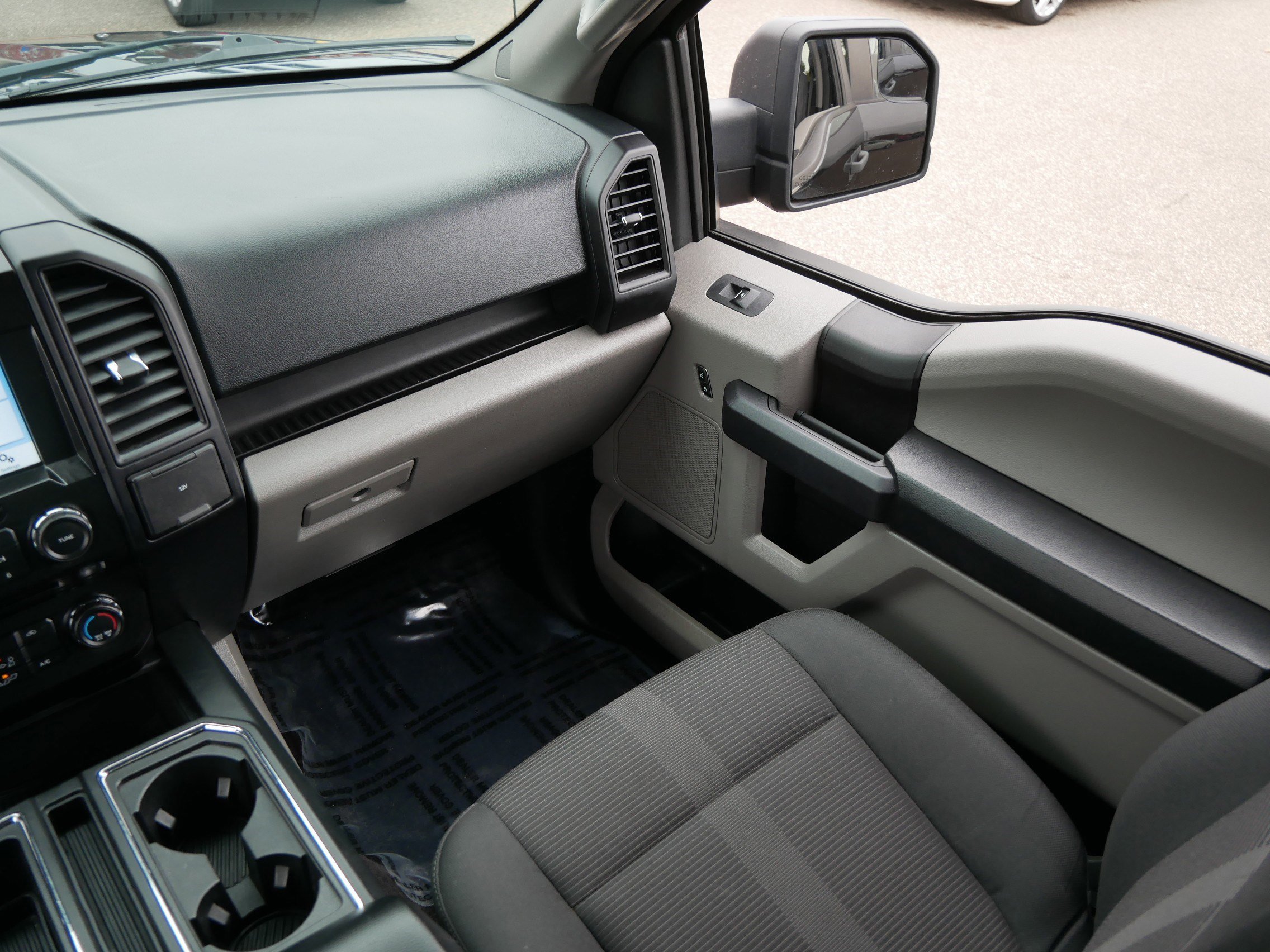 Certified 2017 Ford F150 XL w/ Equipment Group 101A Mid image 11