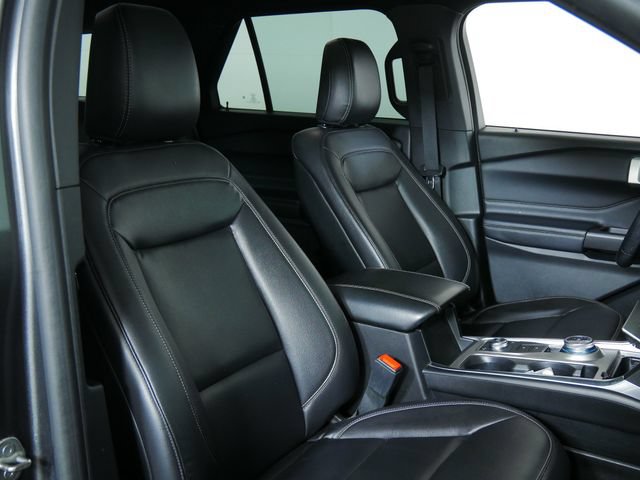 Certified 2020 Ford Explorer XLT w/ Equipment Group 202A AWD/4WD image 13
