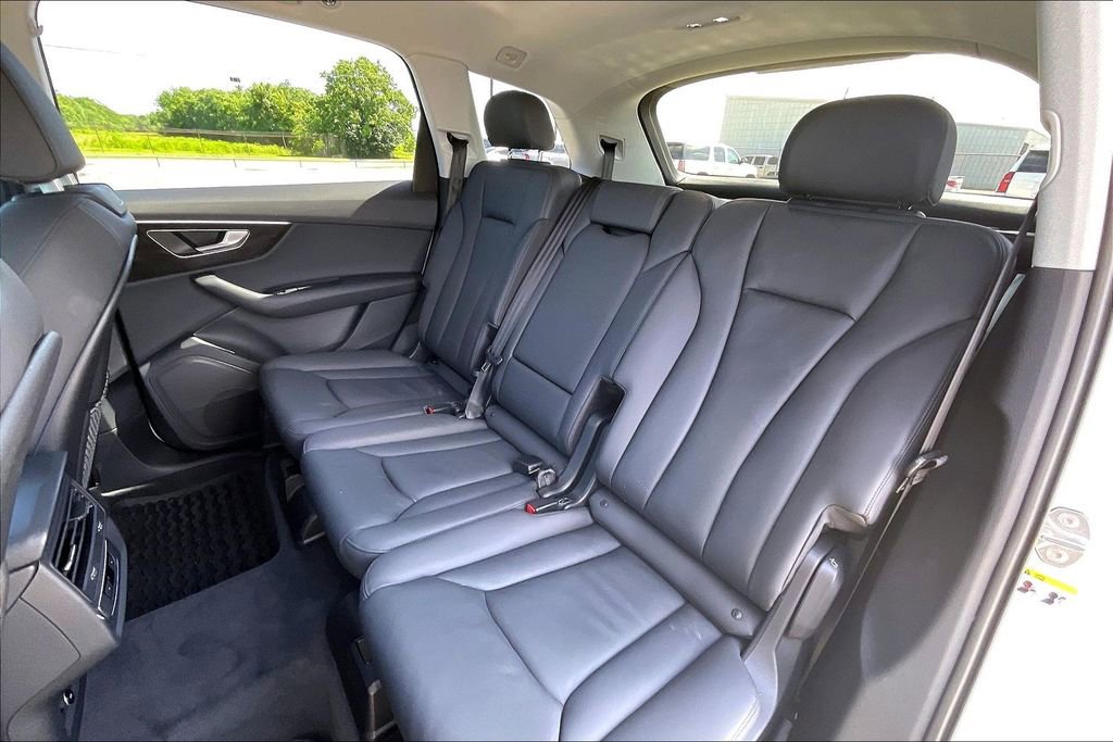 Used 2022 Audi Q7 3.0T Premium AWD/4WD image 19