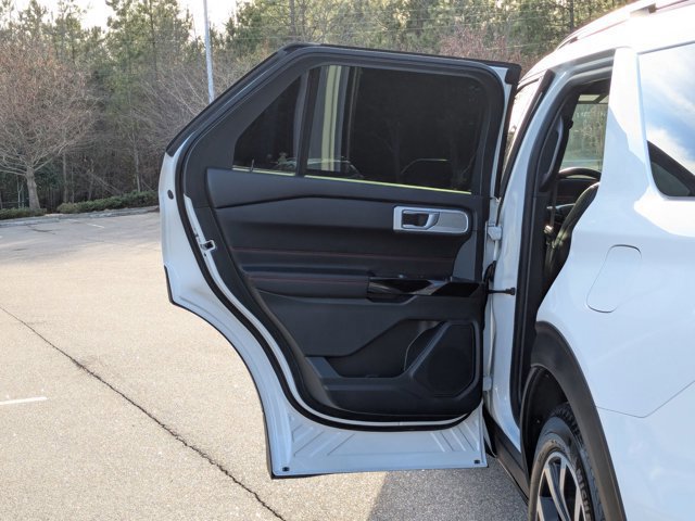 Certified 2022 Ford Explorer ST-Line w/ Class IV Trailer Tow Package image 29