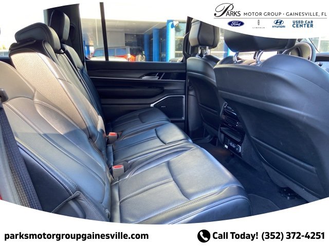 Used 2024 Jeep Wagoneer Series II w/ Flexible Seating Group image 13