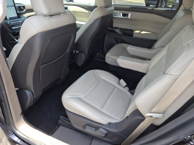 Certified 2020 Ford Explorer Platinum w/ Premium Technology Package AWD/4WD image 14
