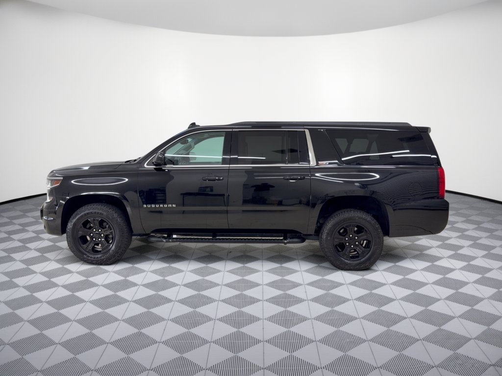 Used 2018 Chevrolet Suburban LT w/ Luxury Package AWD/4WD image 2