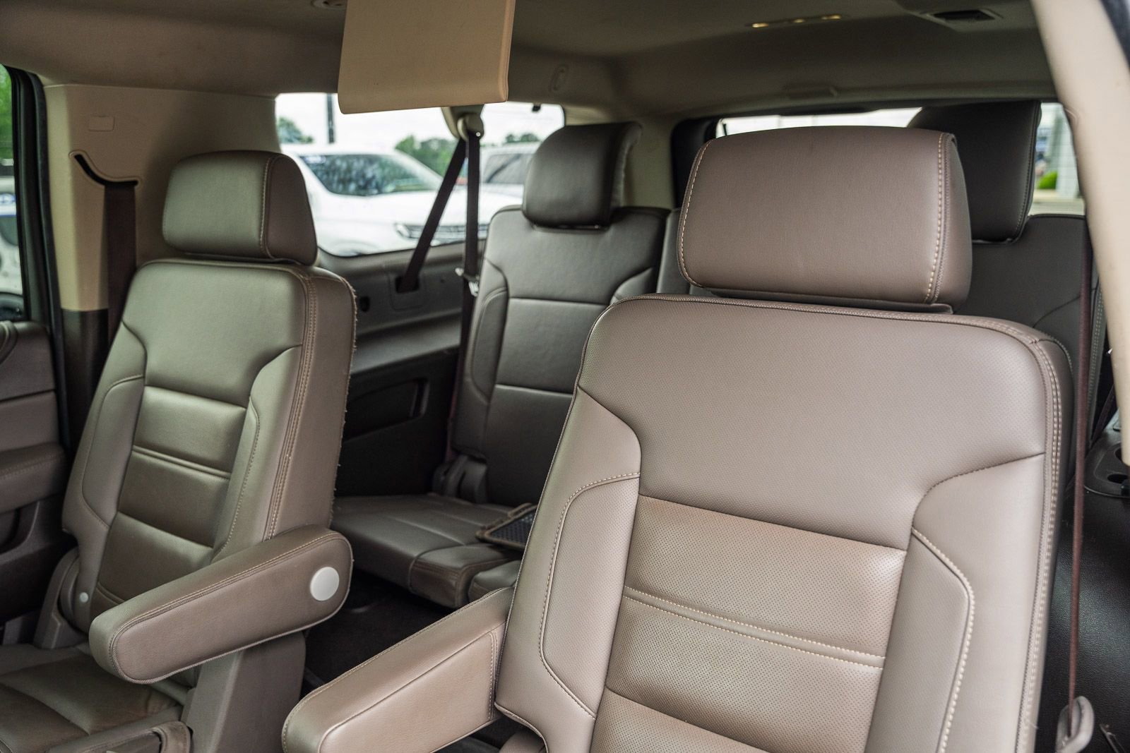 Used 2020 GMC Yukon XL Denali w/ Open Road Package RWD image 28