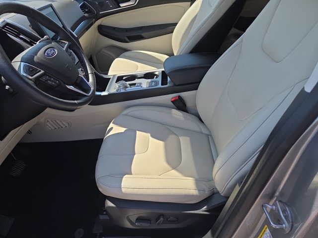 Certified 2022 Ford Edge Titanium image 10