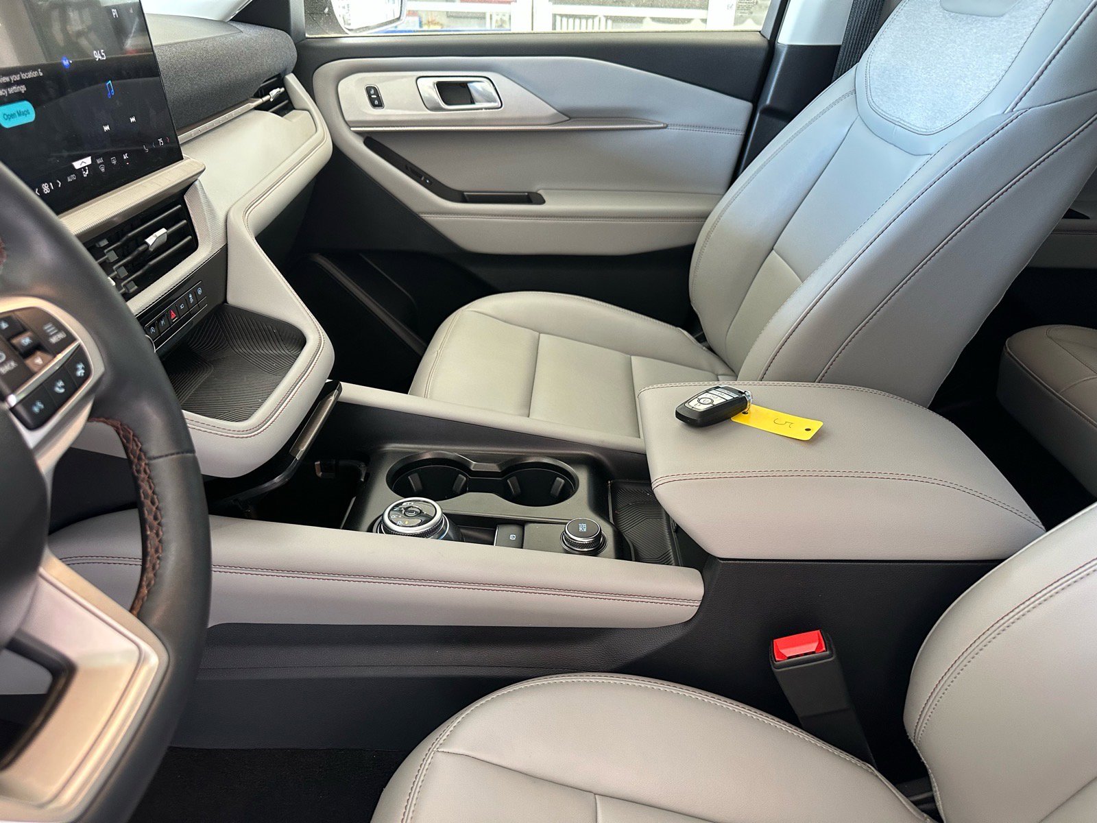 Certified 2025 Ford Explorer Active w/ Active Comfort Package RWD image 19