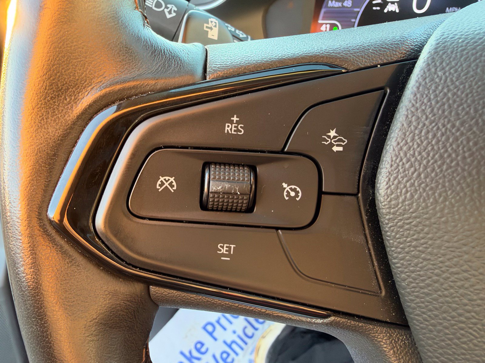 Used 2023 Chevrolet Bolt EUV Premier w/ Sun & Sound Package FWD image 18