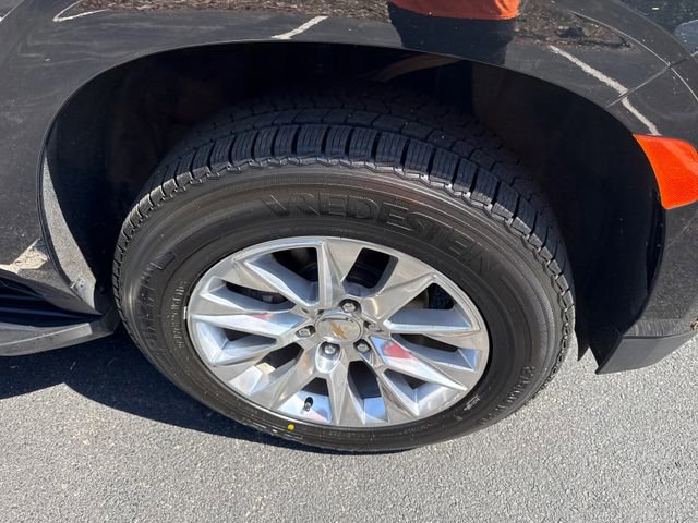 Used 2024 Chevrolet Suburban Premier image 12