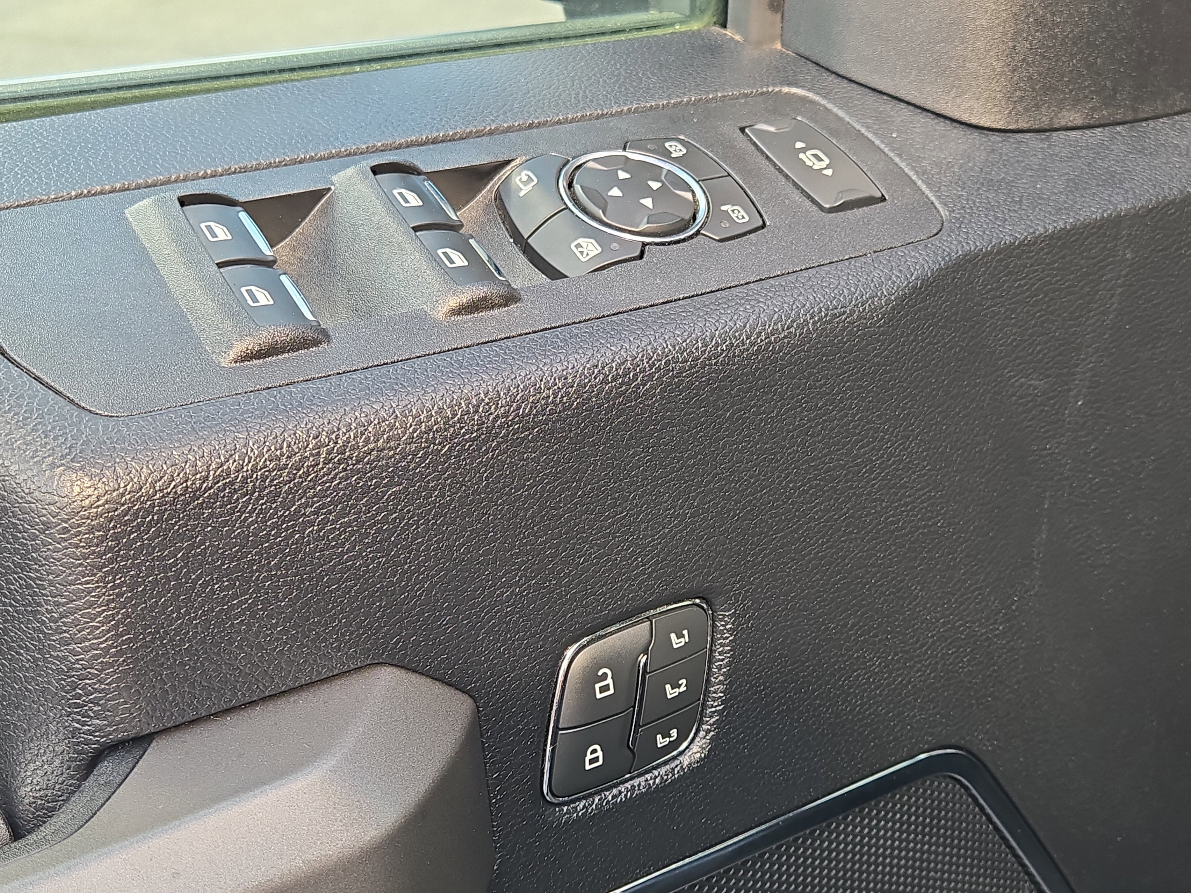 Certified 2020 Ford F250 Platinum w/ Tremor Off-Road Package image 16