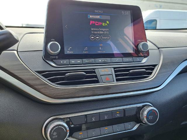 Used 2024 Nissan Altima 2.5 SV FWD image 12