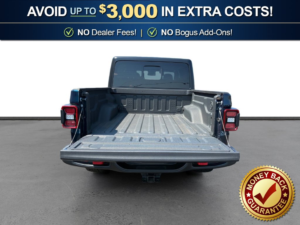 Used 2025 Jeep Gladiator Rubicon w/ Convenience Group AWD/4WD image 23