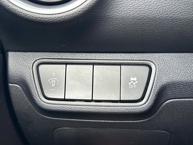 Used 2022 Kia Forte LXS FWD image 18