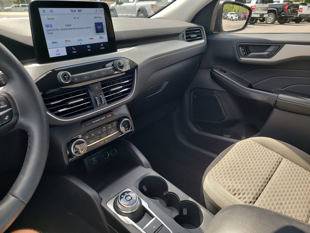 Certified 2022 Ford Escape SE w/ SE Sport Appearance Package FWD image 19