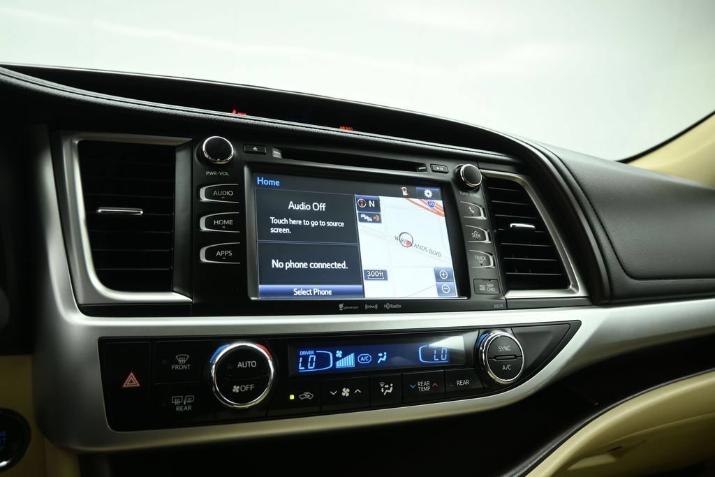 Used 2018 Toyota Highlander XLE AWD/4WD image 12