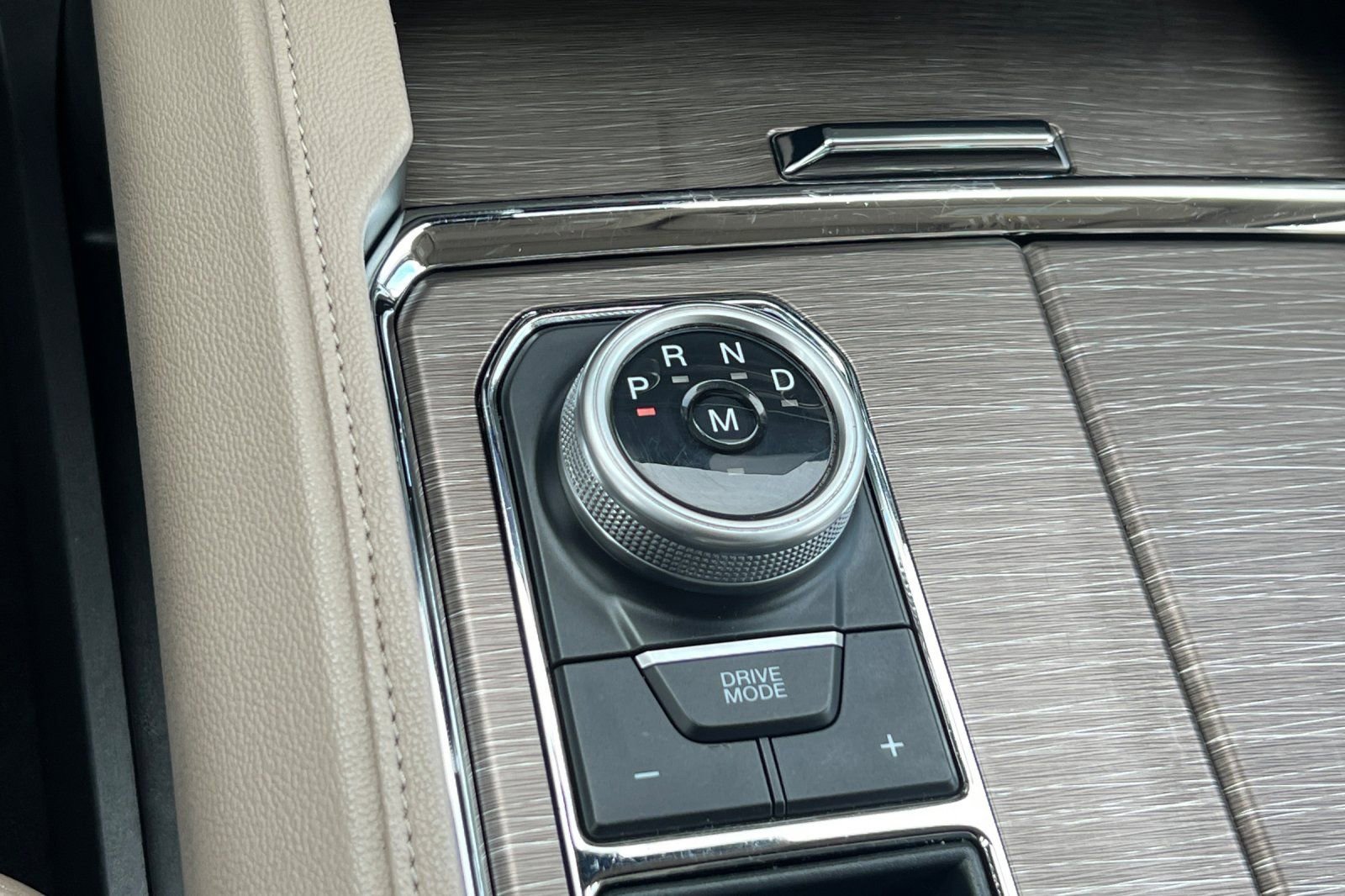 Certified 2024 Ford Expedition Limited image 25