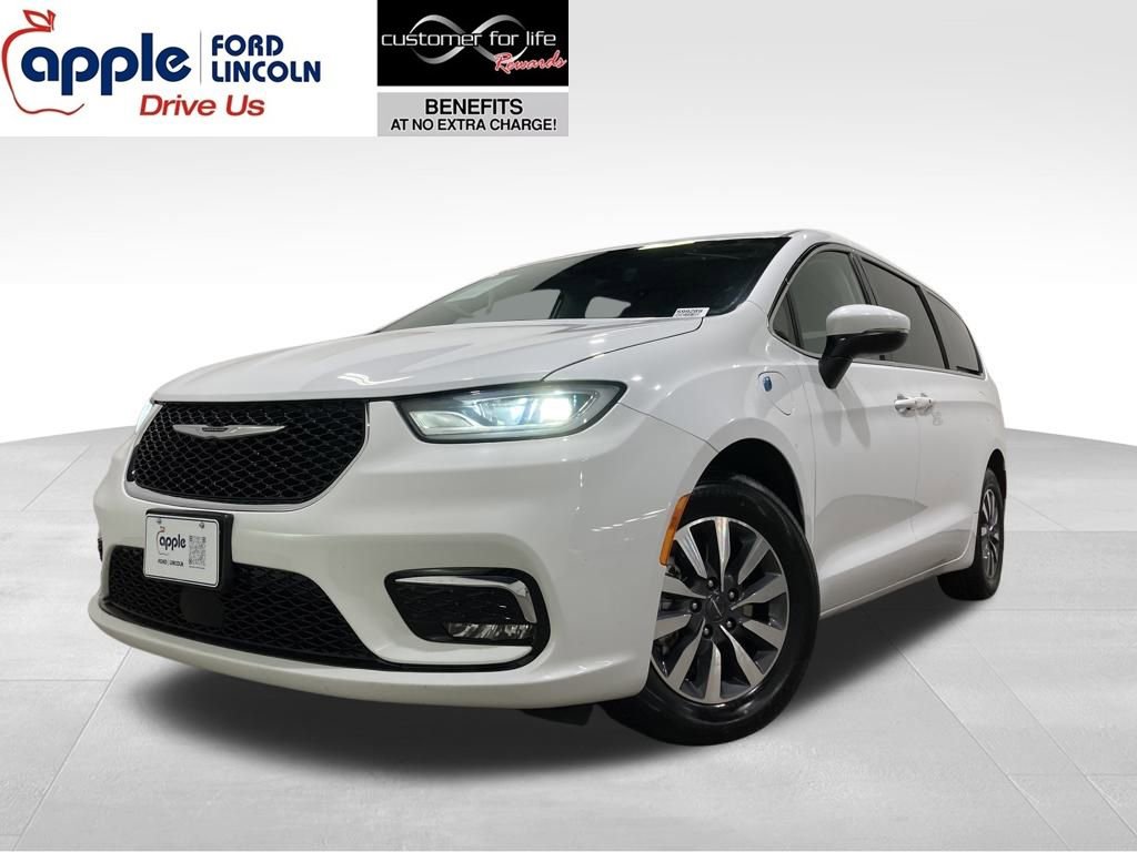 Used 2023 Chrysler Pacifica Touring-L image 1