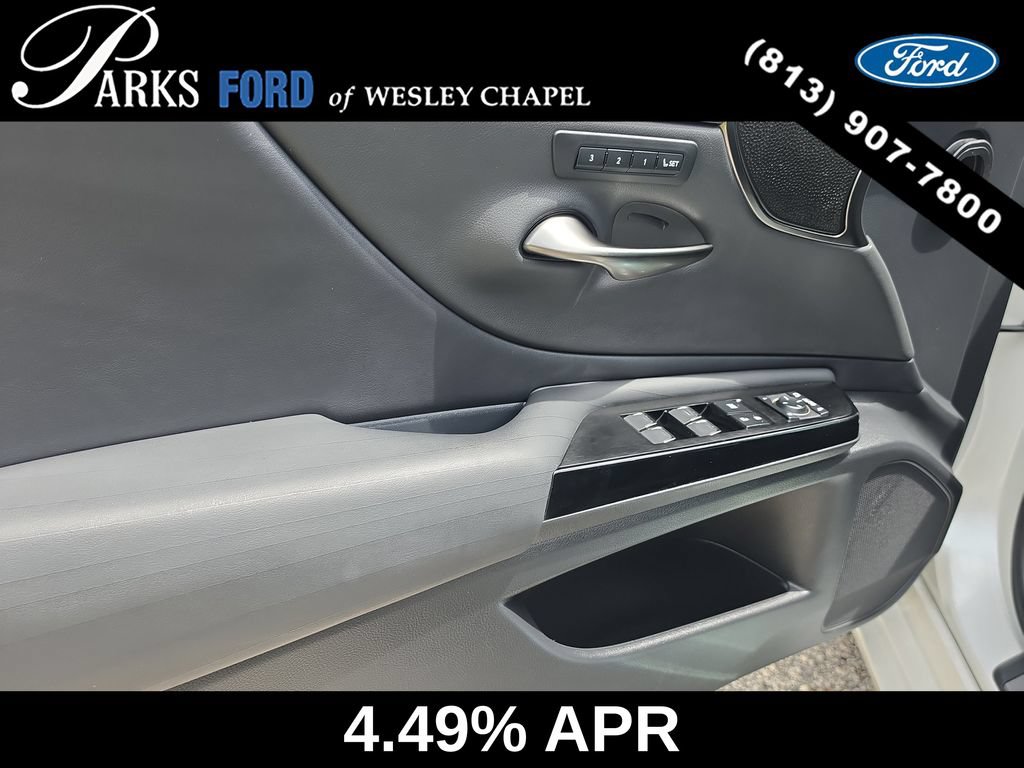 Used 2022 Lexus ES 300h Ultra Luxury w/ Accessory Package 2 FWD image 17