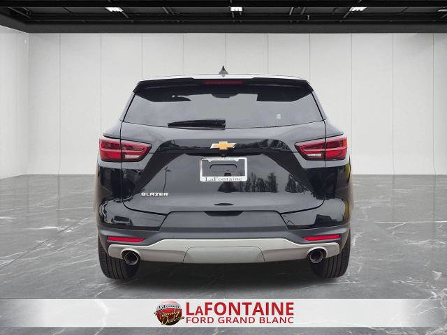 Used 2025 Chevrolet Blazer LT FWD image 4