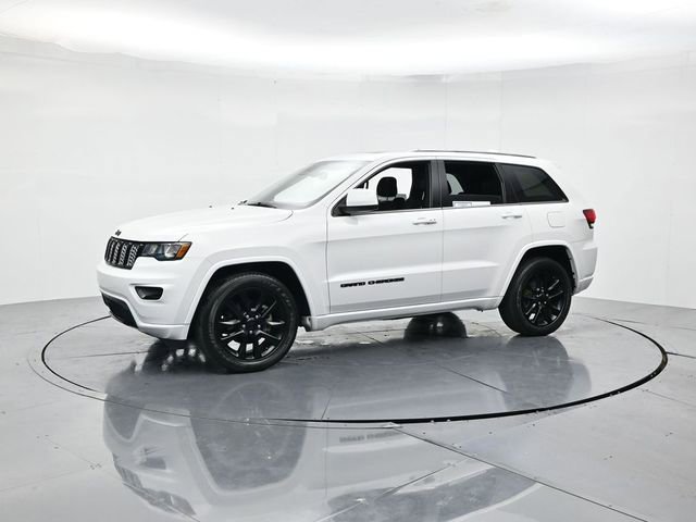 Used 2020 Jeep Grand Cherokee Altitude image 5