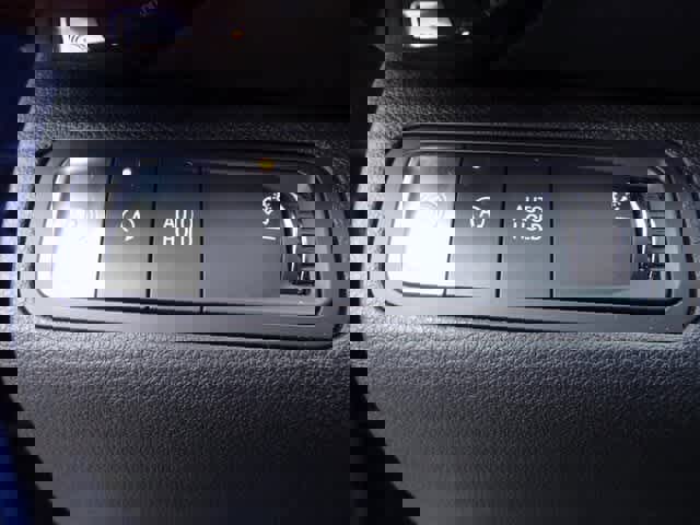 Used 2025 Chevrolet Equinox RS w/ Safety and Technology Package image 13