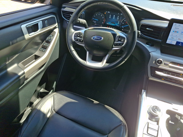 Certified 2023 Ford Explorer XLT w/ Equipment Group 202A AWD/4WD image 15