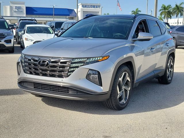 Used 2022 Hyundai Tucson Limited w/ Cargo Package FWD image 3