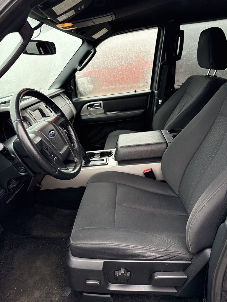 Certified 2017 Ford Expedition XLT image 13