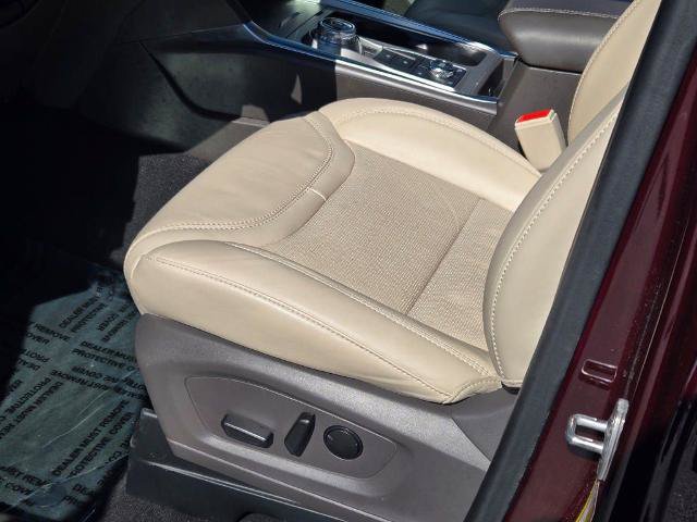 Certified 2023 Ford Explorer Platinum w/ Technology Package AWD/4WD image 28