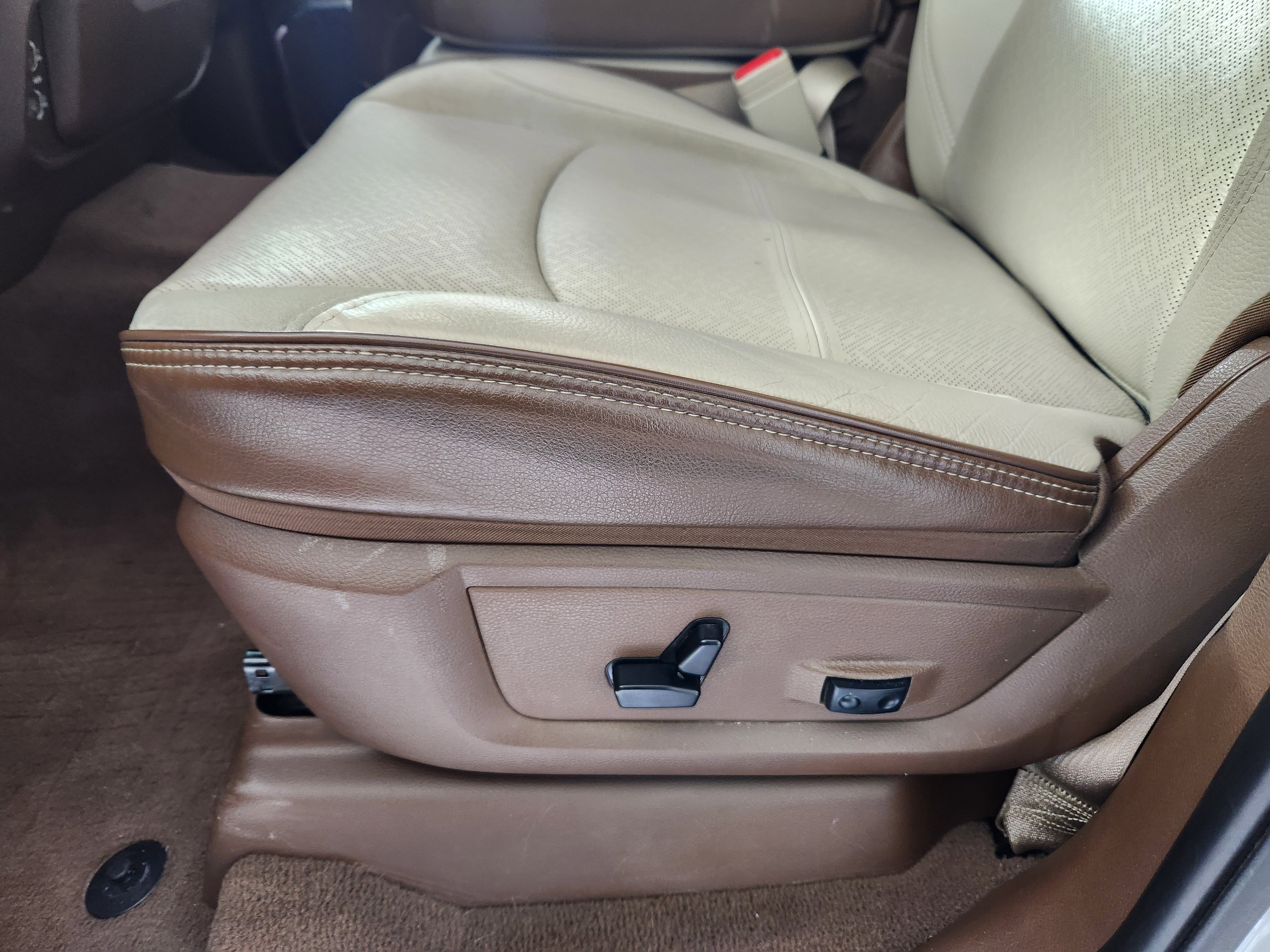 Used 2020 RAM 3500 Laramie image 13