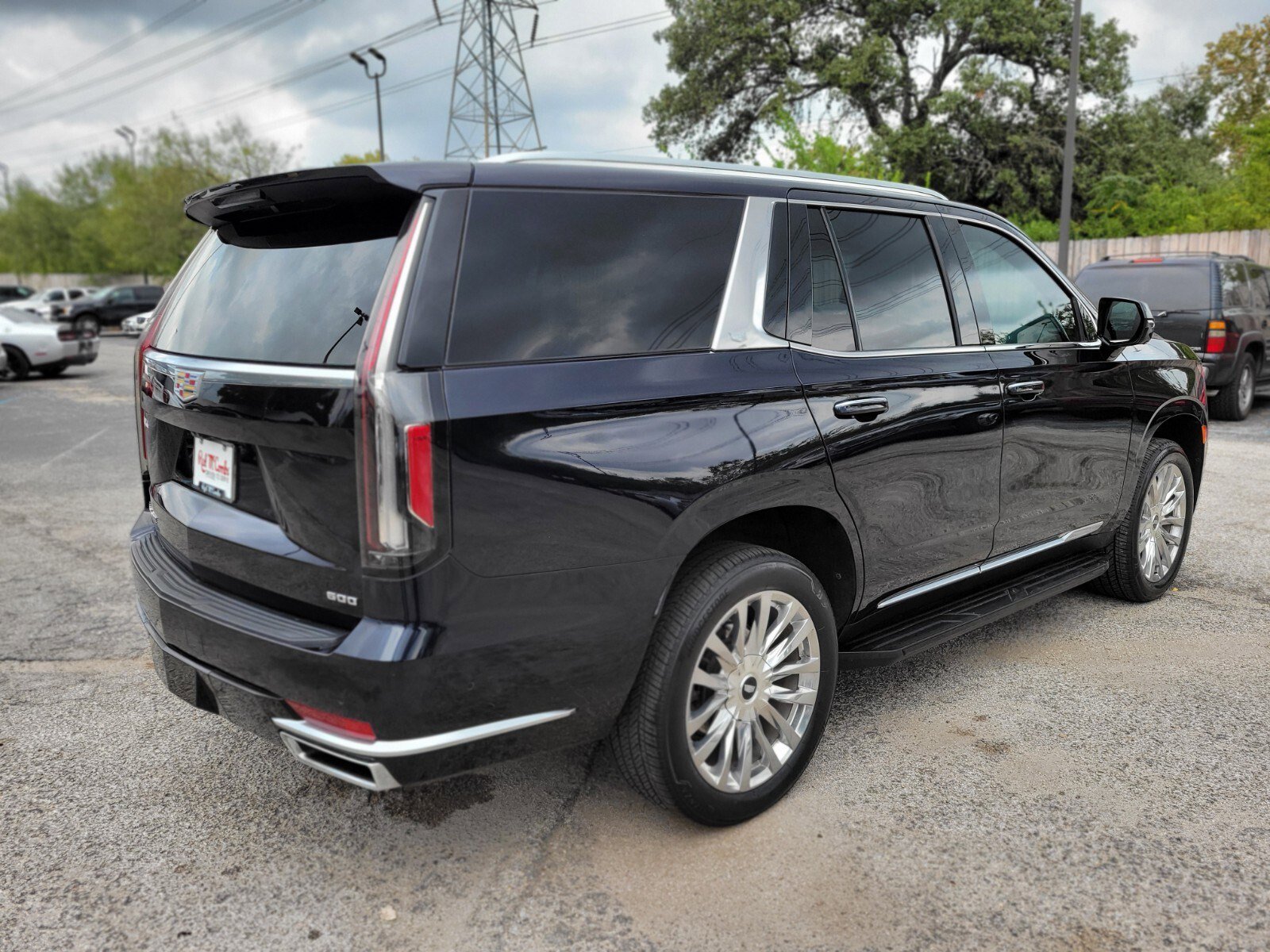 Used 2022 Cadillac Escalade Premium Luxury image 4