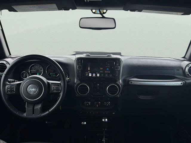 Used 2018 Jeep Wrangler Unlimited Rubicon w/ Connectivity Group AWD/4WD image 18