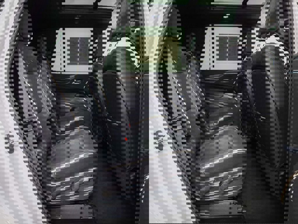 Used 2023 Cadillac Escalade Premium Luxury image 22