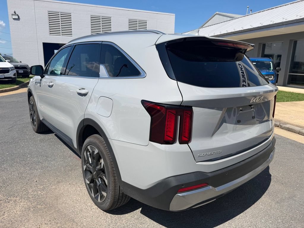 Used 2025 Kia Sorento EX AWD/4WD image 3