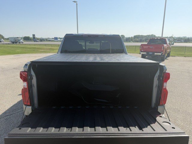 Used 2026 Chevrolet Silverado 1500 High Country w/ Technology Package AWD/4WD image 11