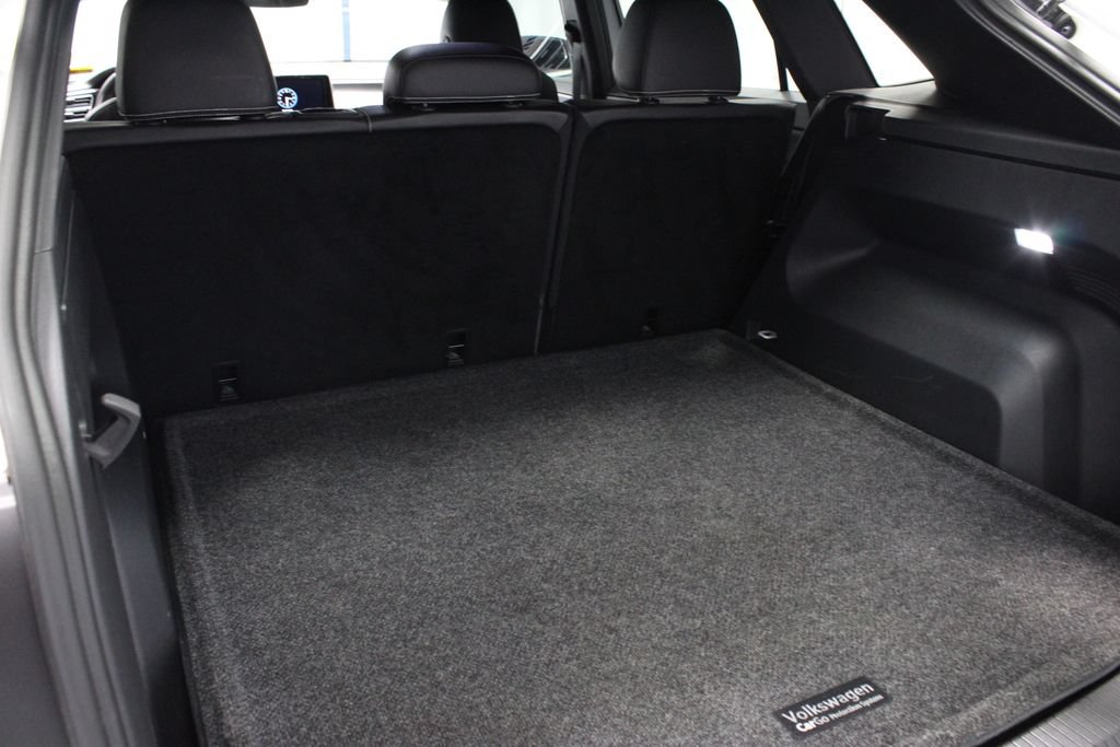 Used 2024 Volkswagen Atlas Cross Sport SE AWD/4WD image 18