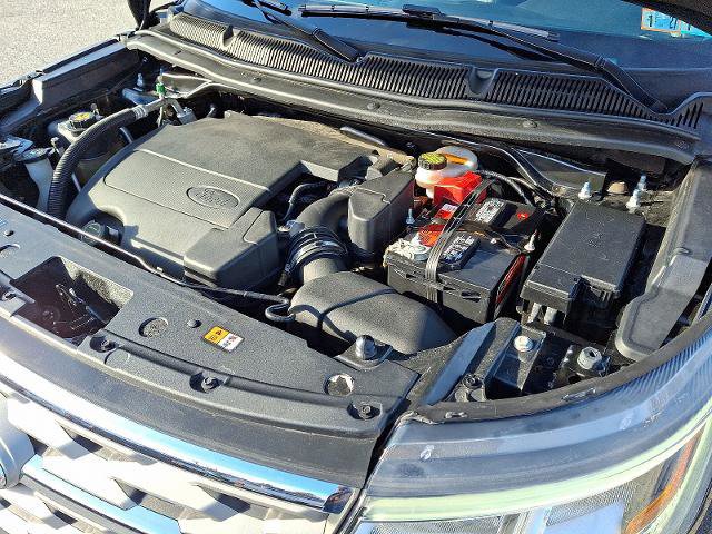 Certified 2018 Ford Explorer XLT w/ Equipment Group 202A image 27