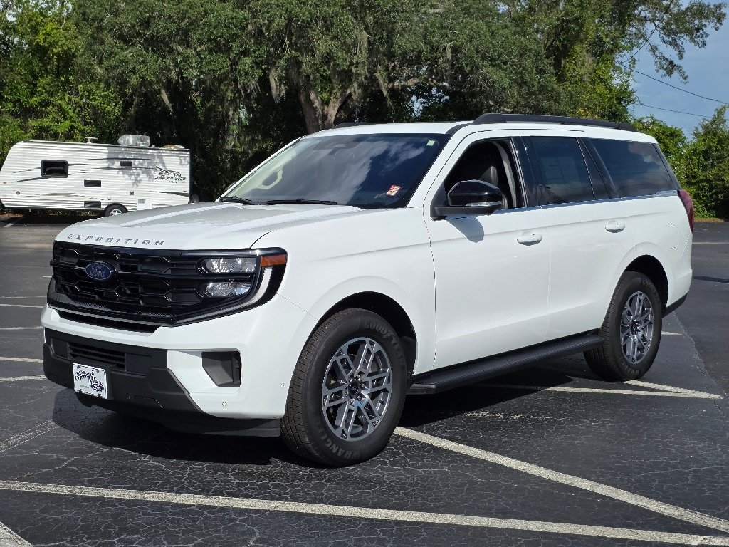 Certified 2025 Ford Expedition Active RWD image 11