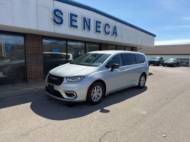 Used 2024 Chrysler Pacifica Touring-L