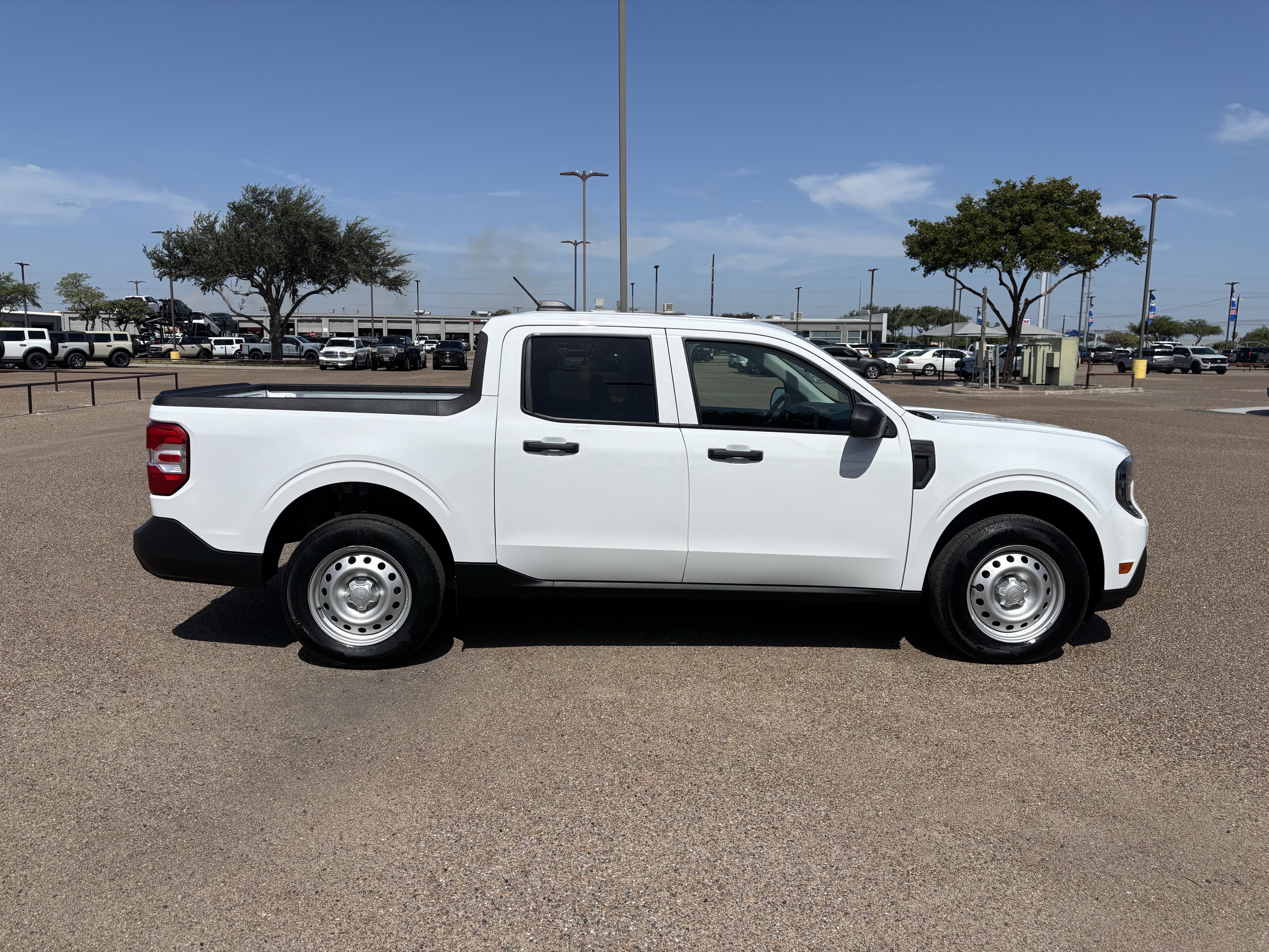 Certified 2025 Ford Maverick XL FWD image 4