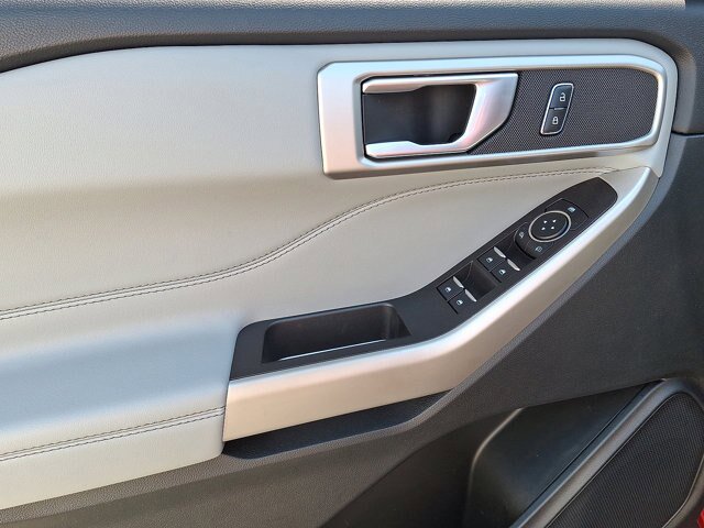 Certified 2023 Ford Explorer XLT w/ Equipment Group 202A AWD/4WD image 2